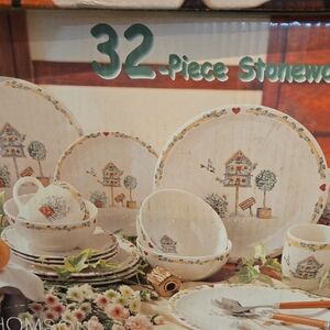 Thompson 32-Piece Stoneware Set - Cream and Green Accents